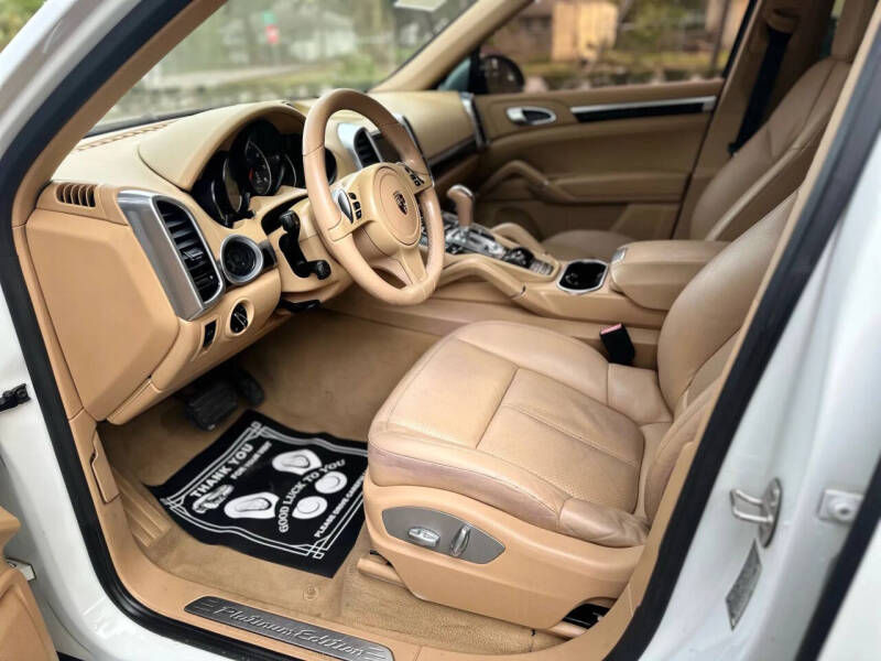 2014 Porsche Cayenne Platinum