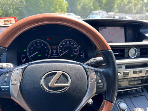 2015 Lexus ES 300h