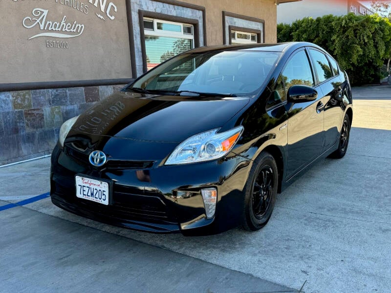 2014 Toyota Prius Two photo 2