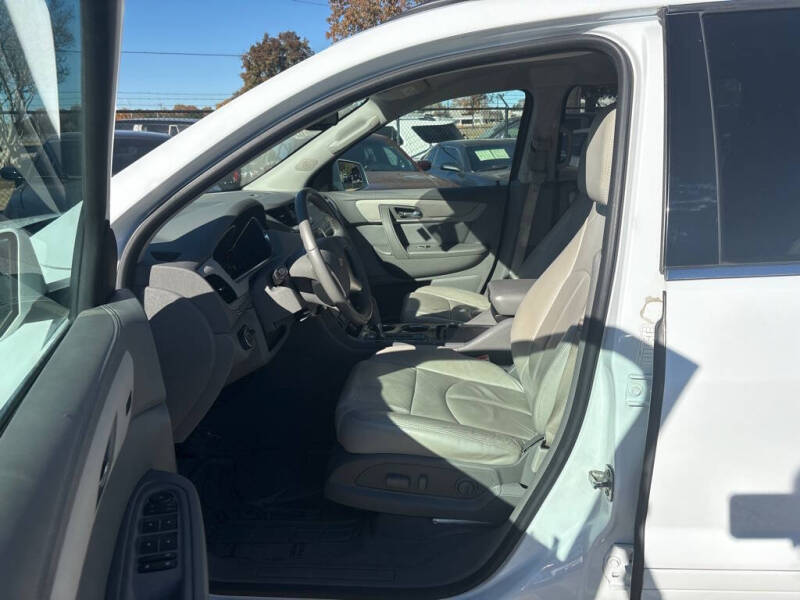 2017 Chevrolet Traverse LT