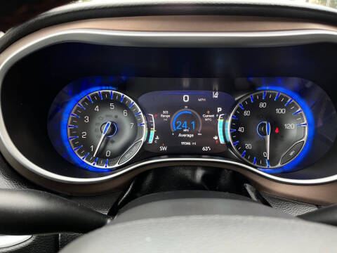 2017 Chrysler Pacifica Touring-L Plus