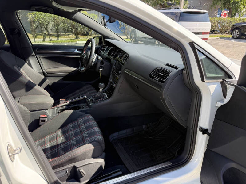 2018 Volkswagen Golf GTI S