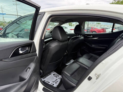 2017 Nissan Maxima 3.5 SR