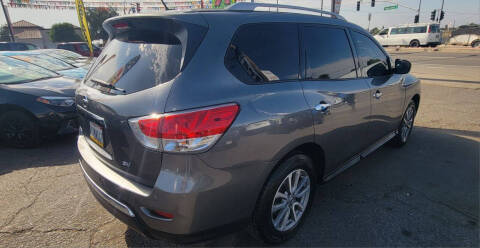 2016 Nissan Pathfinder SV