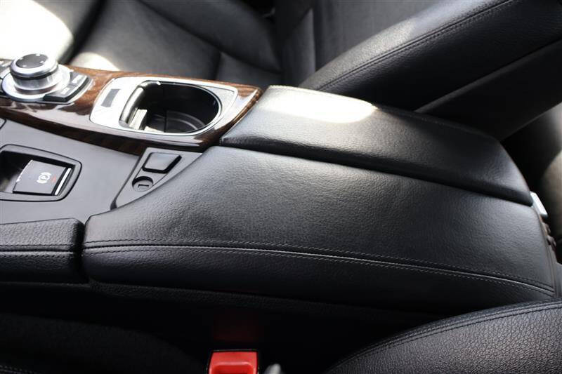 2012 BMW 5 Series 550i