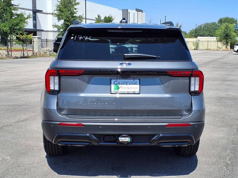 2025 Ford Explorer ST-Line