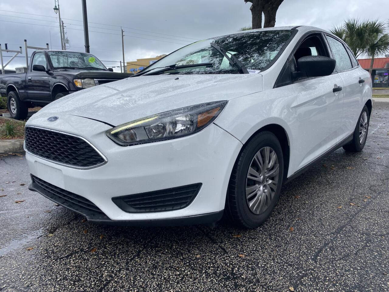 2016 Ford Focus  - $9,985