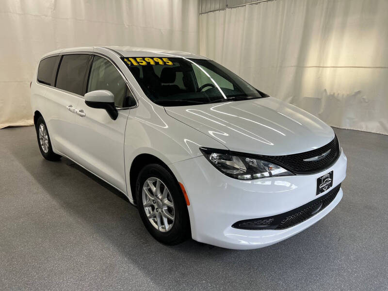 2022 Chrysler Voyager LX