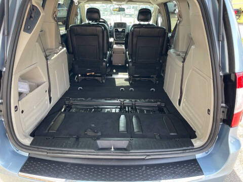 2016 Chrysler Town and Country Touring