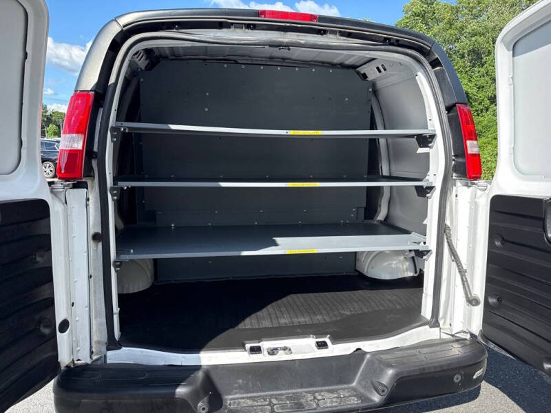 2023 GMC Savana 2500