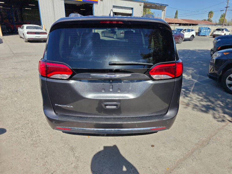 2019 Chrysler Pacifica Touring L