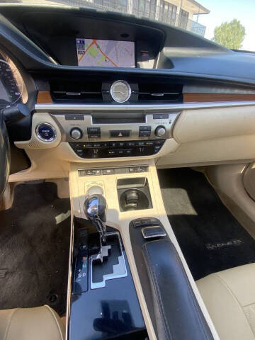 2013 Lexus ES 300h