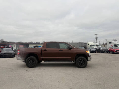 2017 Toyota Tundra SR5