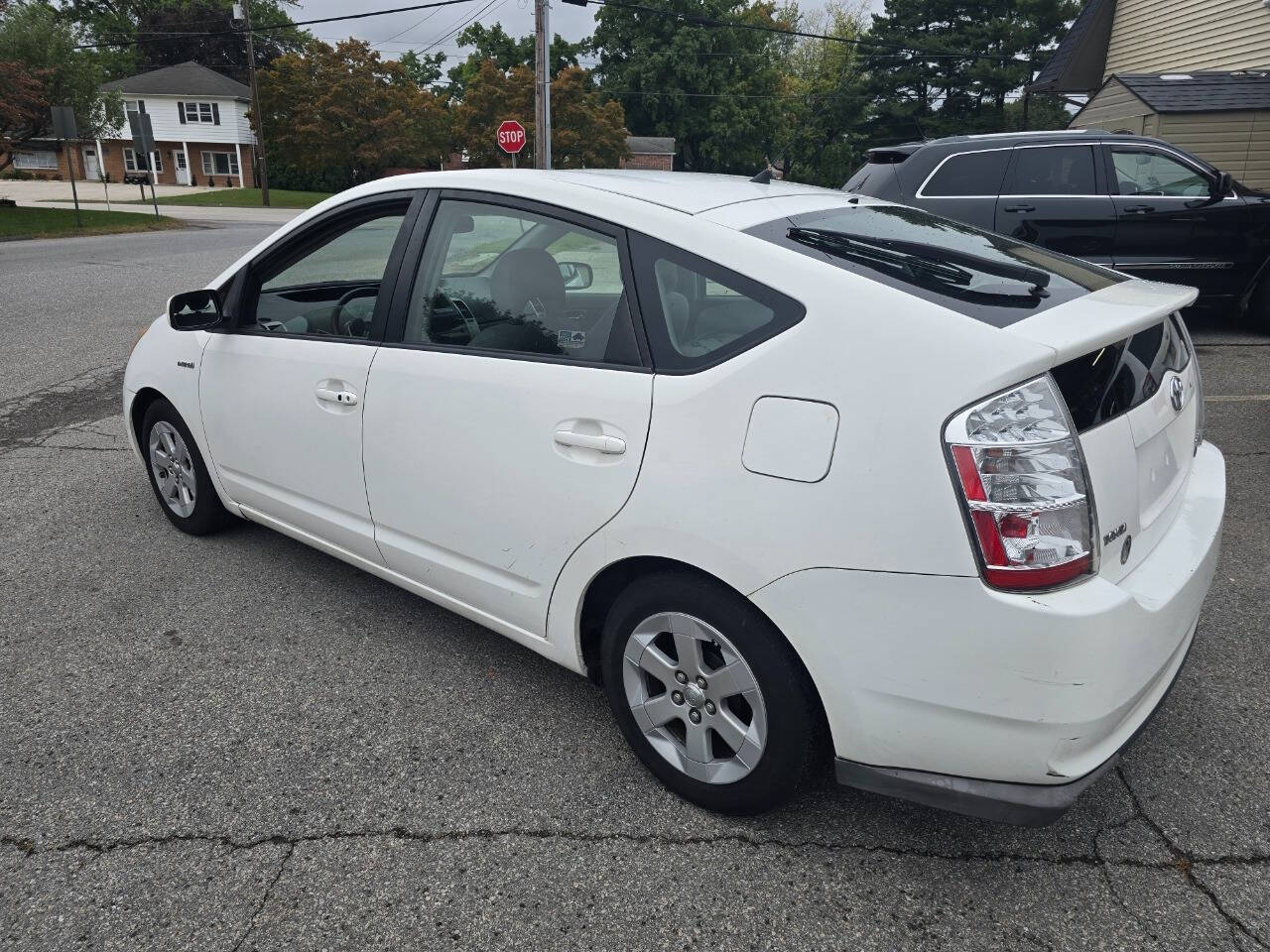 2008 Toyota Prius for sale at QUEENSGATE AUTO SALES in York, PA