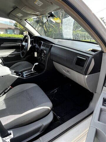 2006 Dodge Magnum SE