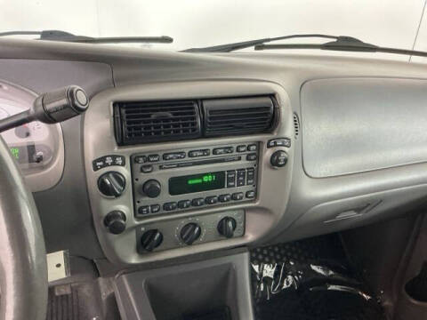 2004 Ford Explorer Sport Trac XLS