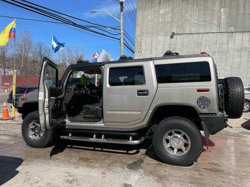 2005 HUMMER H2 Lux Series