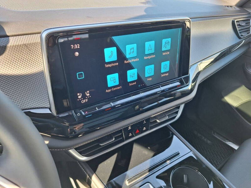 2026 Volkswagen Atlas Cross Sport SEL Premium R-Line 4Motion