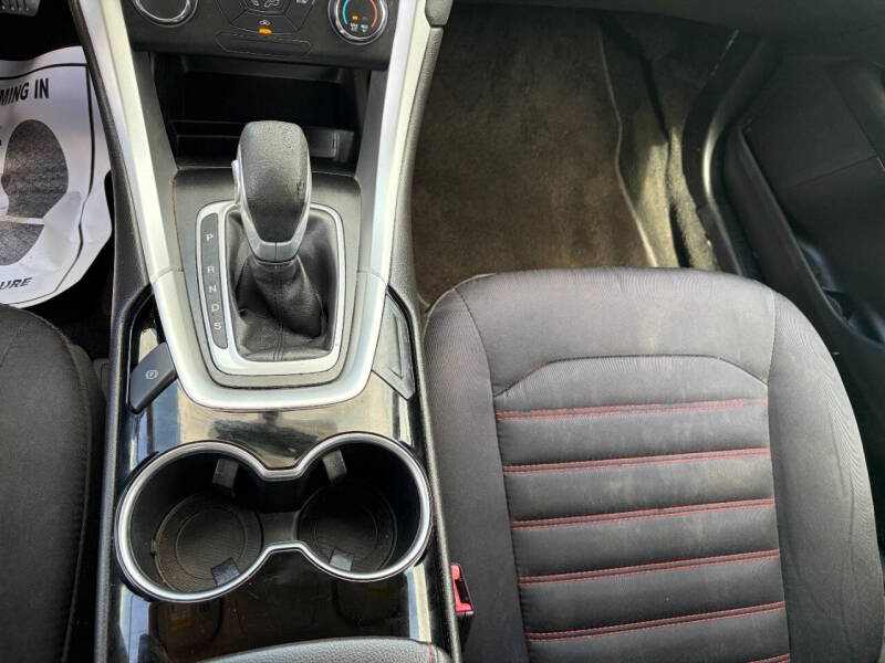 2015 Ford Fusion SE