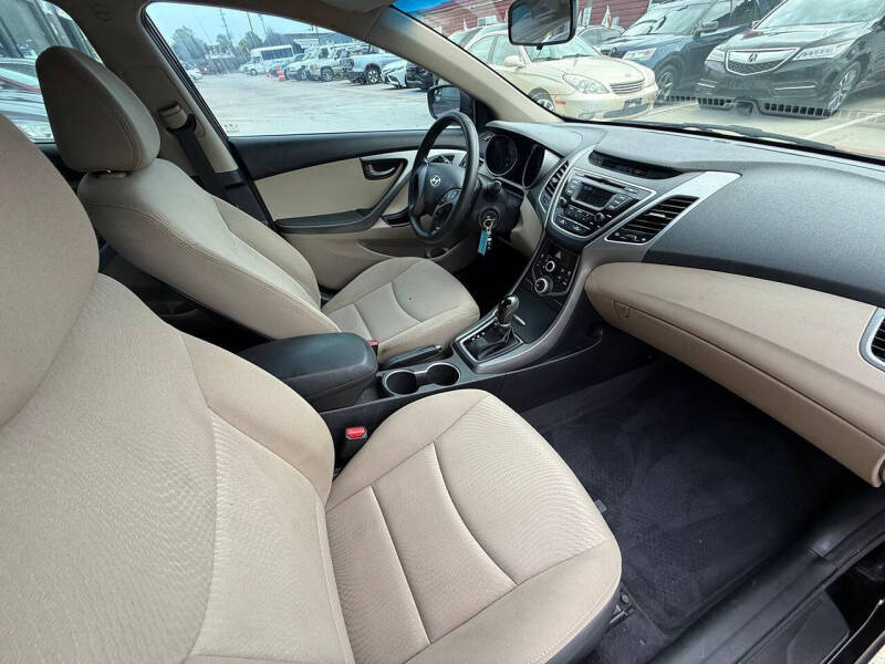 2014 Hyundai Elantra SE