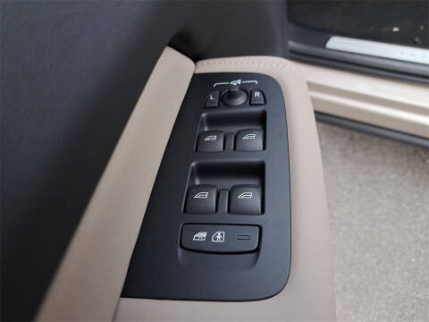 2026 Volvo XC60 T8 Plus