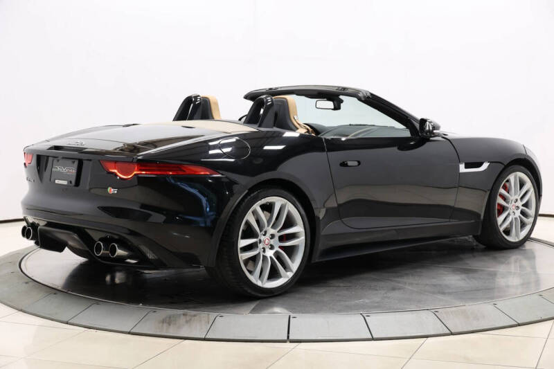 2014 Jaguar F-TYPE V8 S