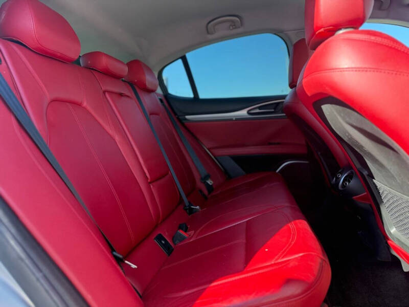 2018 Alfa Romeo Stelvio Sport