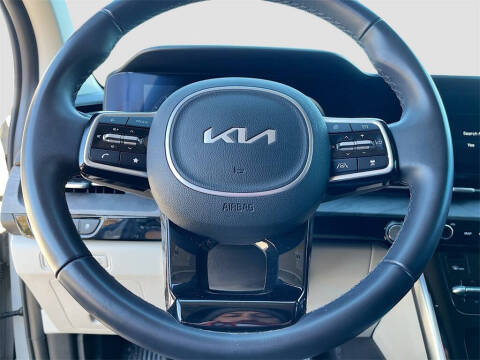 2024 Kia Carnival SX