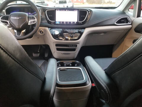 2024 Chrysler Pacifica Touring L