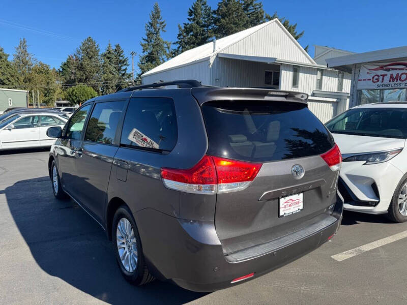 2012 Toyota Sienna XLE 8-Passenger