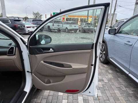 2021 Hyundai Tucson SE