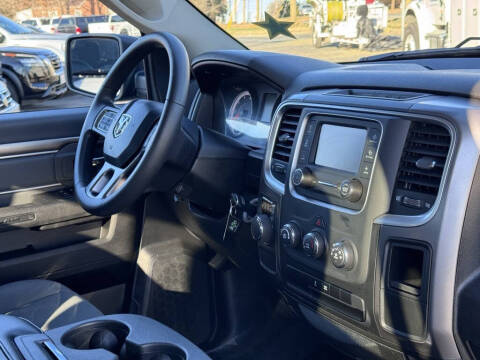 2024 RAM 1500 Classic SLT