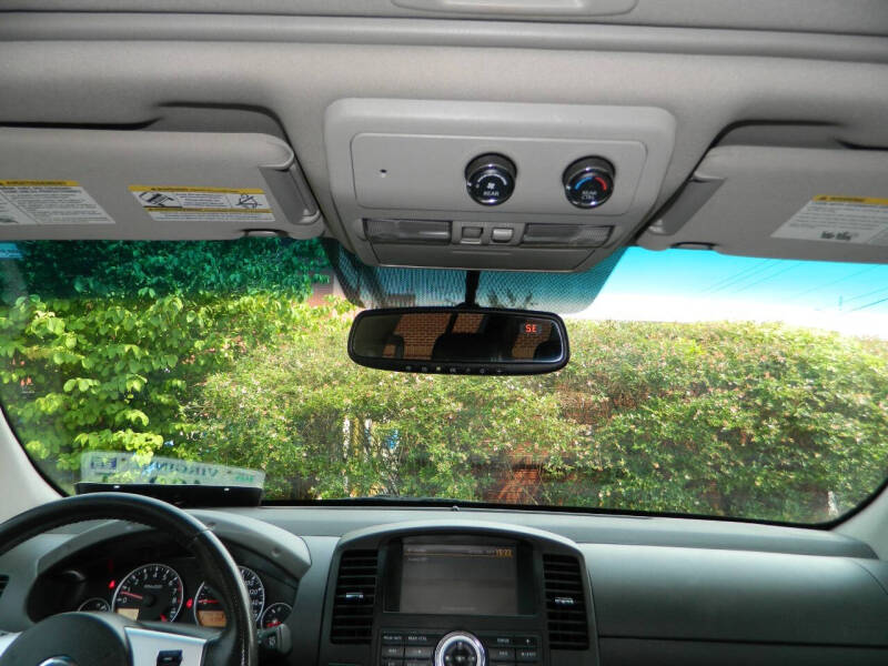 2012 Nissan Pathfinder Silver Edition