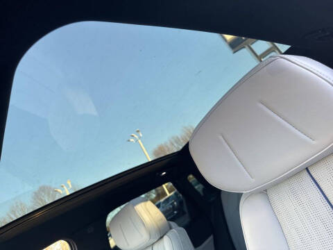 2024 Cadillac LYRIQ Luxury 1