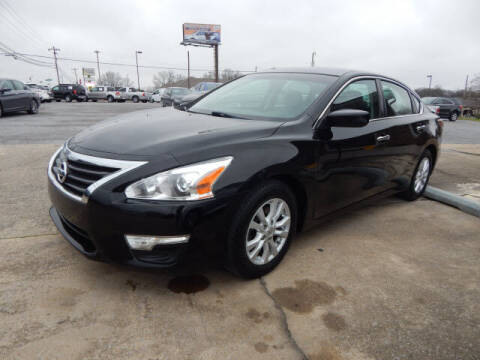 2014 Nissan Altima for sale at Ernie Cook and Son Motors in Shelbyville TN