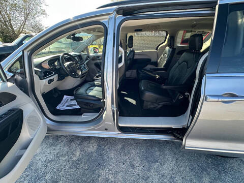 2017 Chrysler Pacifica Touring-L