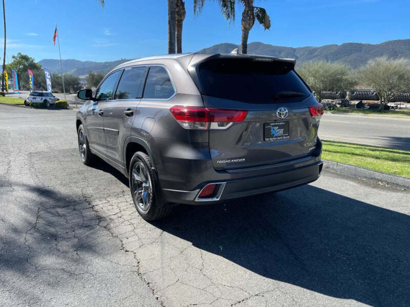 2017 Toyota Highlander Limited Platinum