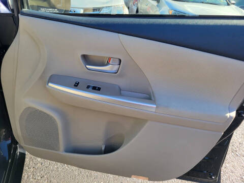 2013 Toyota Prius v Two