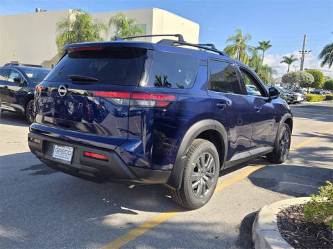2025 Nissan Pathfinder SV