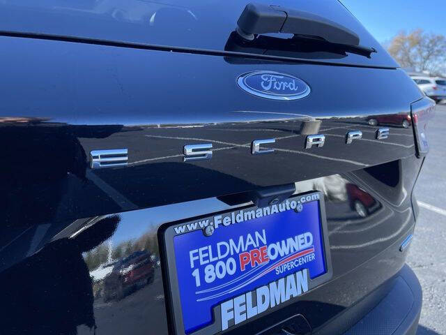 2022 Ford Escape Hybrid Titanium