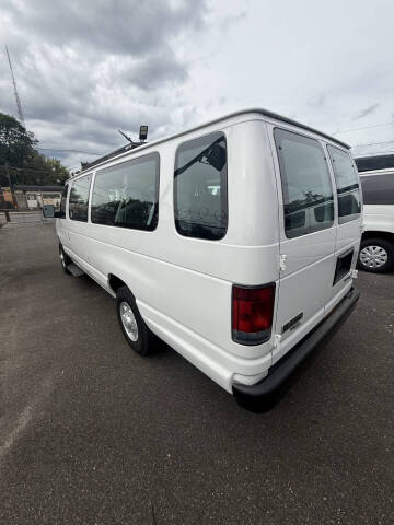 2013 Ford E-Series E-350 SD XLT