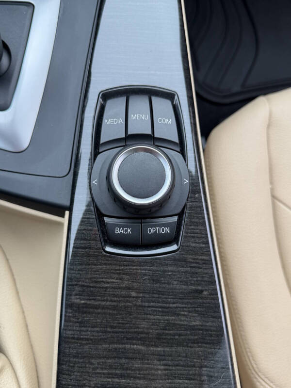 2018 BMW 3 Series 320i