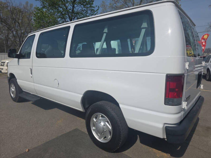 2011 Ford E-Series E-350 SD XL