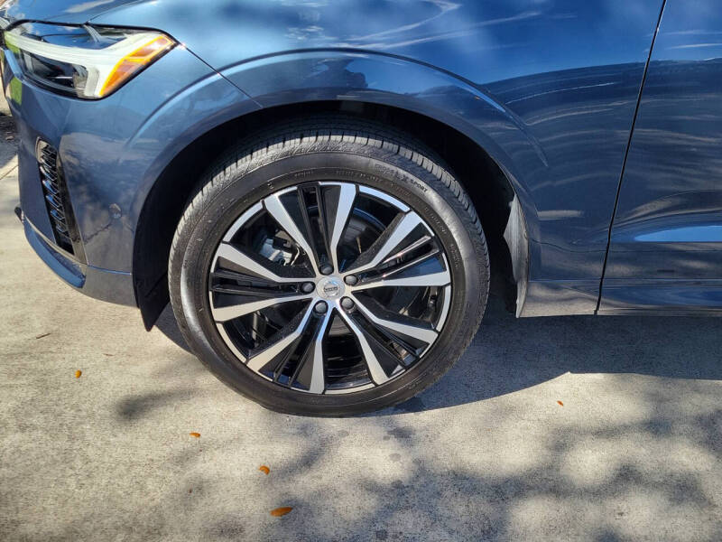 2024 Volvo XC60 B5 Plus Dark Theme