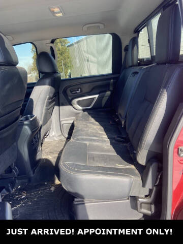 2017 Nissan Titan SL