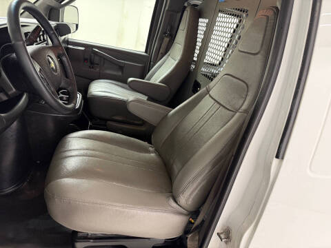 2017 Chevrolet Express 2500