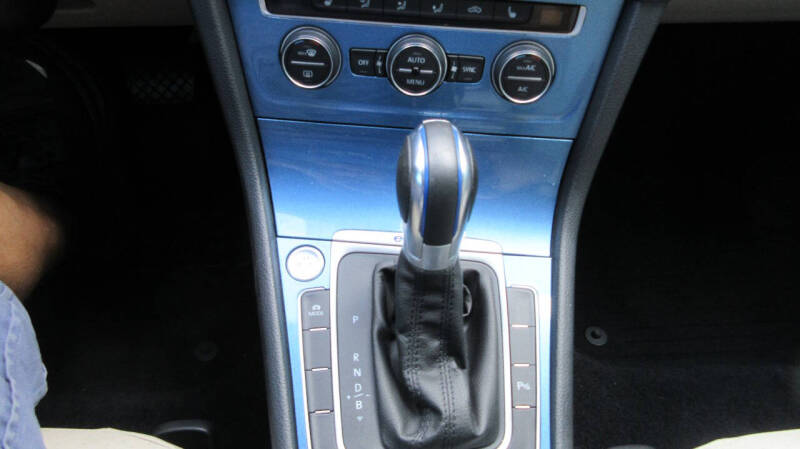 2015 Volkswagen e-Golf SEL Premium