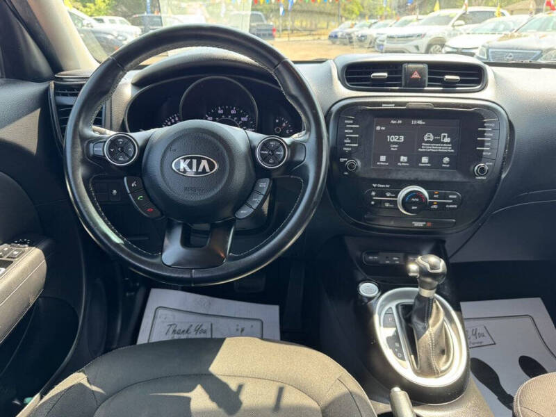2017 Kia Soul +