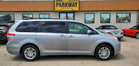 2011 Toyota Sienna for sale at Parkway Motors in Springfield IL