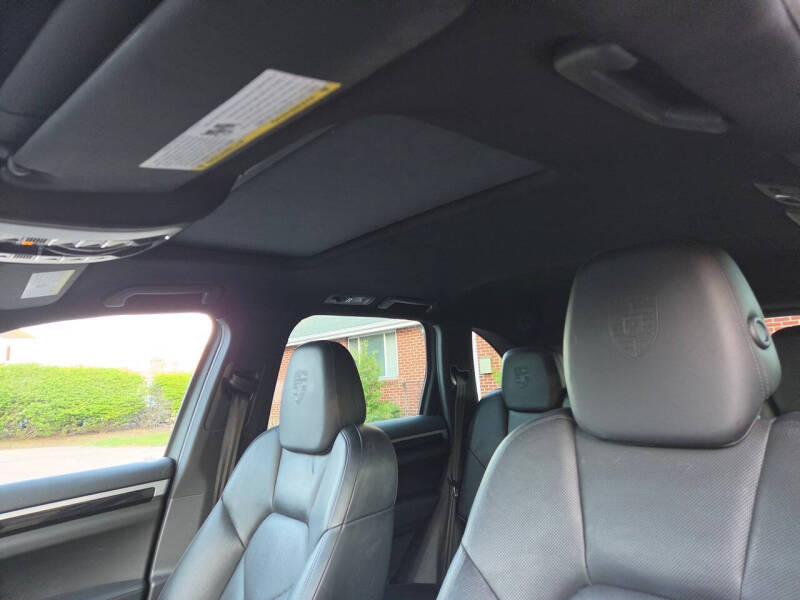 2014 Porsche Cayenne Platinum